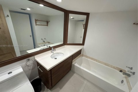 Condominio en venta en Miami, Florida, 3 dormitorios, 138.98 m2 № 1402758 - foto 23