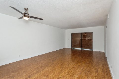 Condo in Davie, Florida, 2 bedrooms  № 1026968 - photo 14