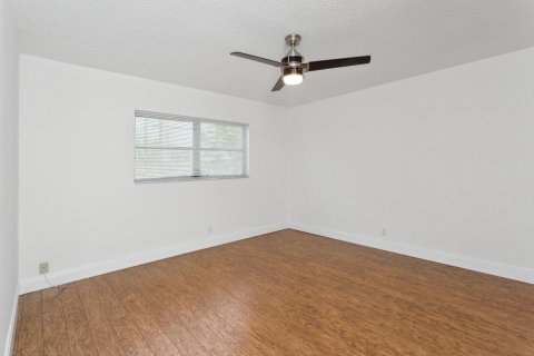 Condo in Davie, Florida, 2 bedrooms  № 1026968 - photo 12