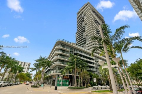 Apartment in Miami, Florida 1 bedroom, 56.86 sq.m. № 1345811 - photo 1