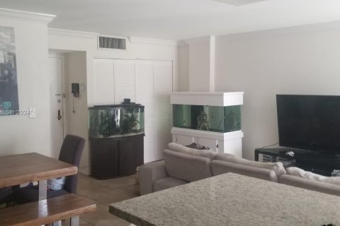 Condo in Sunny Isles Beach, Florida, 1 bedroom  № 1345810 - photo 1