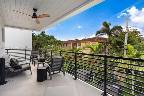 Townhouse in Fort Lauderdale, Florida 4 bedrooms, 256.78 sq.m. № 1345782 - photo 22