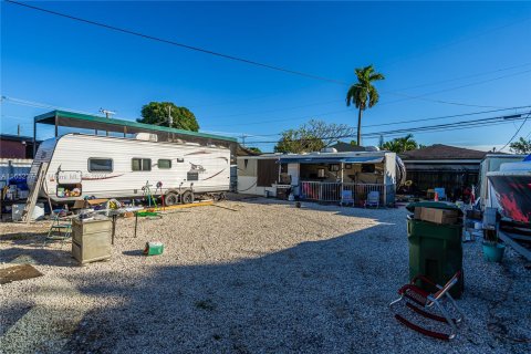 Villa ou maison à vendre à Hialeah, Floride: 3 chambres, 86.86 m2 № 1345728 - photo 16