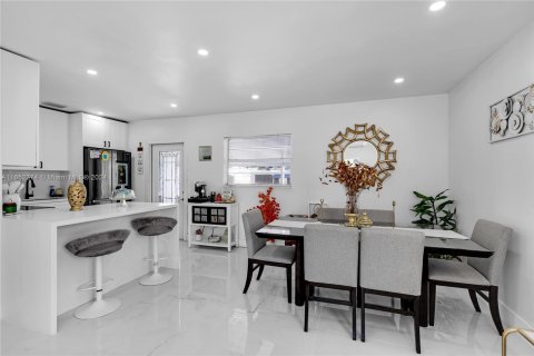 Casa en venta en Hialeah, Florida, 3 dormitorios, 86.86 m2 № 1345728 - foto 24