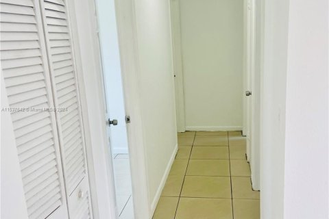 Townhouse in Miami Gardens, Florida 3 bedrooms, 92.81 sq.m. № 1028593 - photo 14