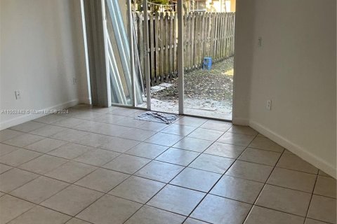 Townhouse in Homestead, Florida 4 bedrooms, 163.97 sq.m. № 1076328 - photo 9