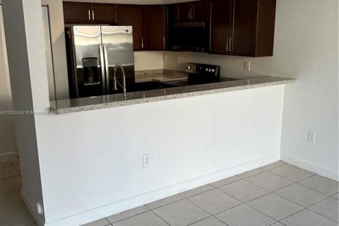 Townhouse in Homestead, Florida 4 bedrooms, 163.97 sq.m. № 1076328 - photo 8