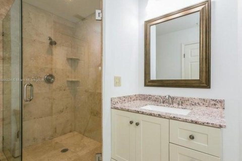 Condo in Palm Beach Gardens, Florida, 3 bedrooms  № 1383628 - photo 7