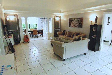 Villa ou maison à vendre à Tamarac, Floride: 3 chambres, 170.57 m2 № 1383627 - photo 5