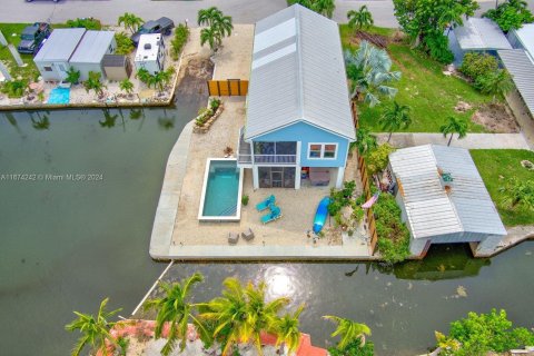 House in Big Pine Key, Florida 3 bedrooms № 1397606 - photo 10