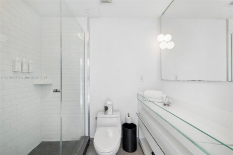 Condo in Miami Beach, Florida, 1 bedroom  № 1223747 - photo 14