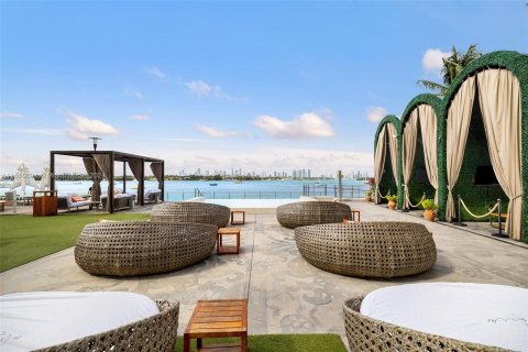 Condo in Miami Beach, Florida, 1 bedroom  № 1223747 - photo 19