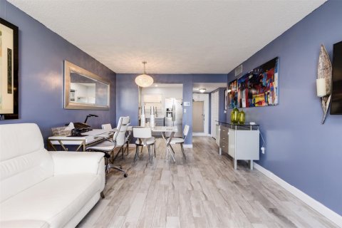 Condominio en venta en Sunrise, Florida, 1 dormitorio, 59.46 m2 № 1059931 - foto 23