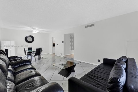 Condo in Davie, Florida, 3 bedrooms  № 1236769 - photo 5