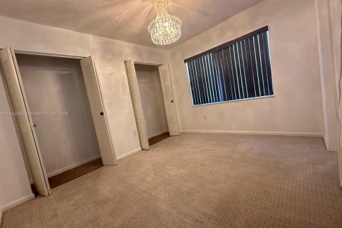 Copropriété à vendre à Hialeah, Floride: 2 chambres, 69.68 m2 № 1325354 - photo 13