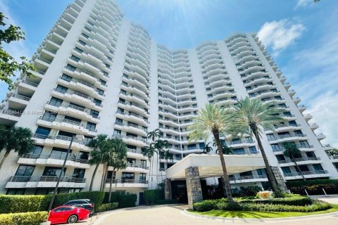 Copropriété à vendre à Aventura, Floride: 2 chambres, 105.63 m2 № 1047580 - photo 1