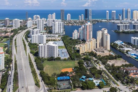 Condo in Aventura, Florida, 2 bedrooms  № 1047580 - photo 2