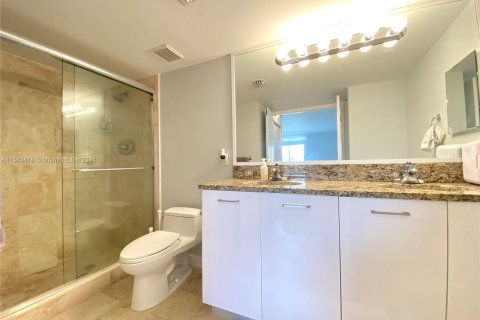 Condo in Aventura, Florida, 2 bedrooms  № 1047580 - photo 21