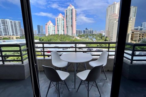 Condominio en venta en Aventura, Florida, 2 dormitorios, 105.63 m2 № 1047580 - foto 24