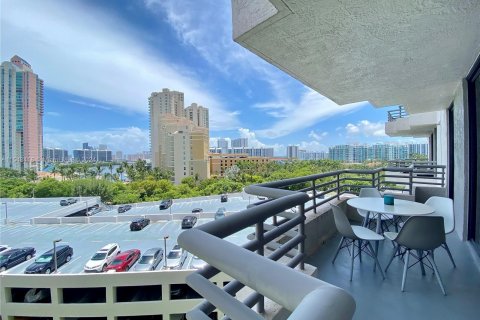 Copropriété à vendre à Aventura, Floride: 2 chambres, 105.63 m2 № 1047580 - photo 13