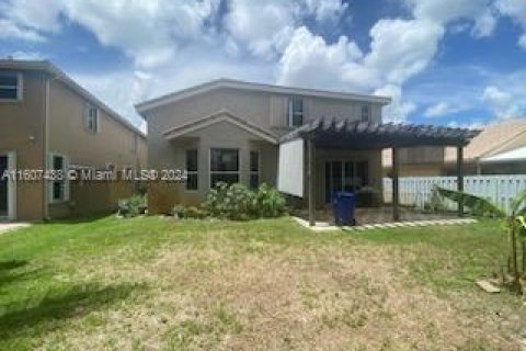House in Miramar, Florida 4 bedrooms, 251.49 sq.m. № 1228441 - photo 12