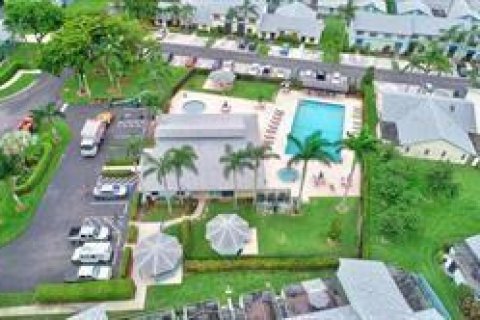 Villa ou maison à louer à Boca Raton, Floride: 3 chambres, 138.52 m2 № 1065544 - photo 5