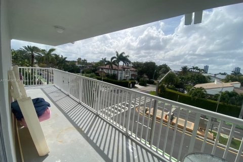 Condominio en venta en North Miami Beach, Florida, 2 dormitorios, 90.12 m2 № 1065385 - foto 7