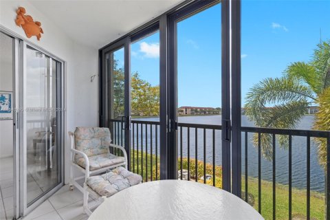 Condominio en venta en Pembroke Pines, Florida, 1 dormitorio, 91.6 m2 № 1042898 - foto 23
