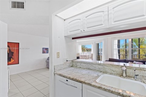 Condominio en venta en Pembroke Pines, Florida, 1 dormitorio, 91.6 m2 № 1042898 - foto 15