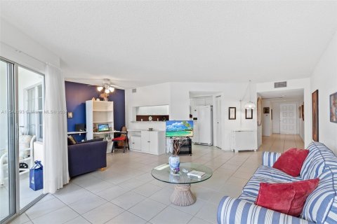 Condominio en venta en Pembroke Pines, Florida, 1 dormitorio, 91.6 m2 № 1042898 - foto 8