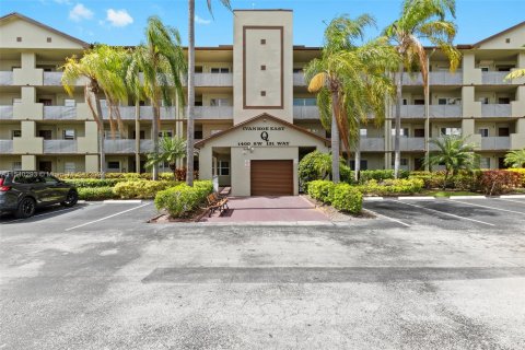 Condominio en venta en Pembroke Pines, Florida, 1 dormitorio, 91.6 m2 № 1042898 - foto 1