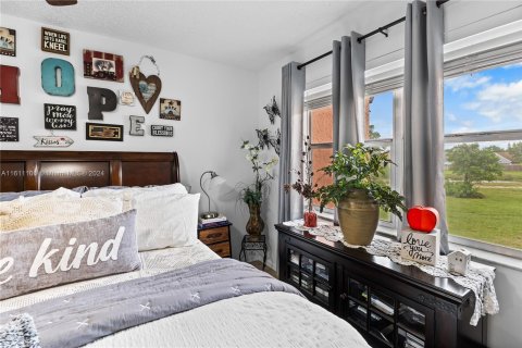 Condo in Sunrise, Florida, 1 bedroom  № 1233175 - photo 15