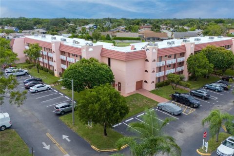 Condo in Sunrise, Florida, 1 bedroom  № 1233175 - photo 22