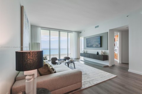 Condo in Sunny Isles Beach, Florida, 2 bedrooms  № 1356870 - photo 2