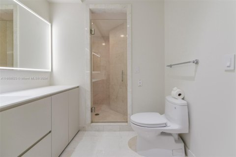 Condo in Sunny Isles Beach, Florida, 2 bedrooms  № 1356870 - photo 28