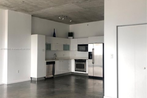 Condominio en venta en Miami, Florida, 1 dormitorio, 60.48 m2 № 1356813 - foto 10