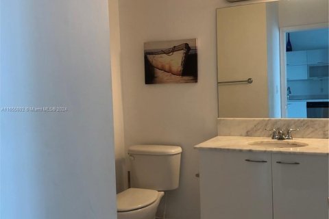 Condo in Miami, Florida, 1 bedroom  № 1356813 - photo 8