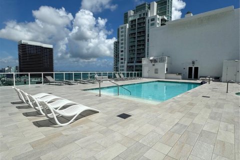 Condominio en venta en Miami, Florida, 1 dormitorio, 60.48 m2 № 1356813 - foto 14