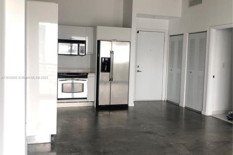 Condominio en venta en Miami, Florida, 1 dormitorio, 60.48 m2 № 1356813 - foto 9