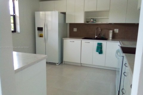 Condominio en venta en Tamarac, Florida, 2 dormitorios, 117.99 m2 № 1241429 - foto 13