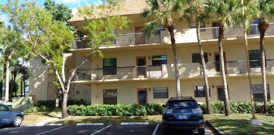 Condominio en Tamarac, Florida, 2 dormitorios  № 1241429