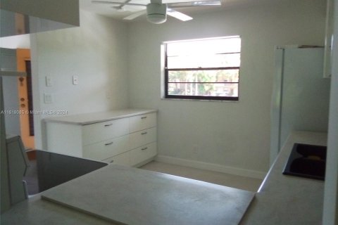 Copropriété à vendre à Tamarac, Floride: 2 chambres, 117.99 m2 № 1241429 - photo 14