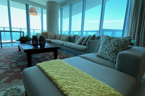 Condominio en venta en Sunny Isles Beach, Florida, 4 dormitorios, 222.41 m2 № 1241431 - foto 6