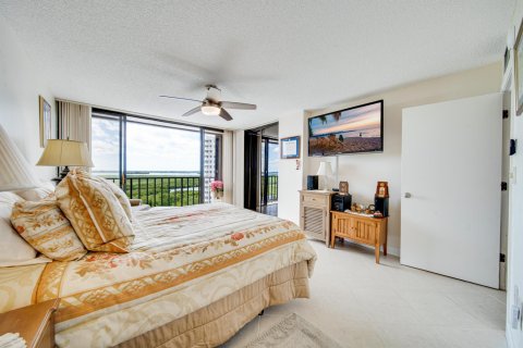 Condo in Hutchinson Island South, Florida, 2 bedrooms  № 1055045 - photo 10