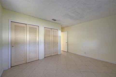 House in Tamarac, Florida 2 bedrooms, 147.44 sq.m. № 1038284 - photo 18