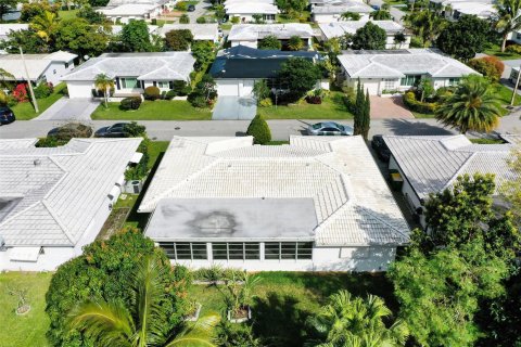 House in Tamarac, Florida 2 bedrooms, 147.44 sq.m. № 1038284 - photo 7