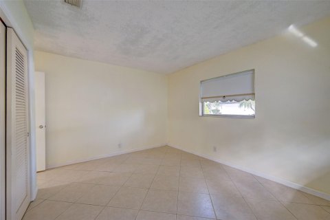 Casa en venta en Tamarac, Florida, 2 dormitorios, 147.44 m2 № 1038284 - foto 17