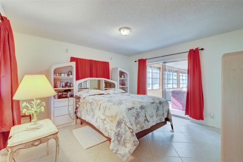House in Tamarac, Florida 2 bedrooms, 147.44 sq.m. № 1038284 - photo 22