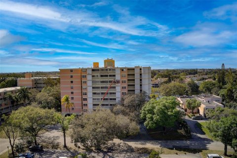 Condo in Lauderhill, Florida, 2 bedrooms  № 1306294 - photo 30