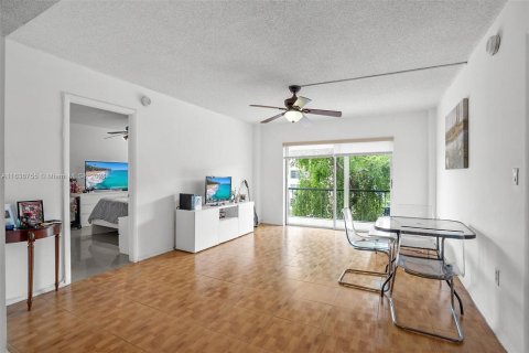 Copropriété à vendre à Lauderhill, Floride: 2 chambres, 102.66 m2 № 1306294 - photo 2